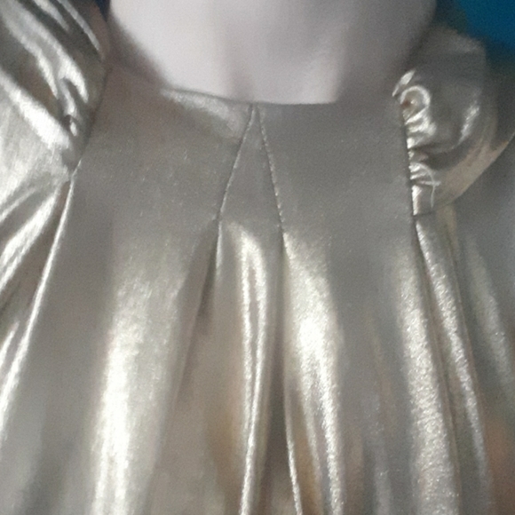 🌺Gold essentials top💛 - Picture 5 of 7